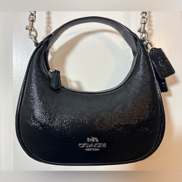 ✨ FLAWLESS Coach Carmen Mini Crossbody - Black Crinkle Patent Leather (CW036) - Picture 3 of 13